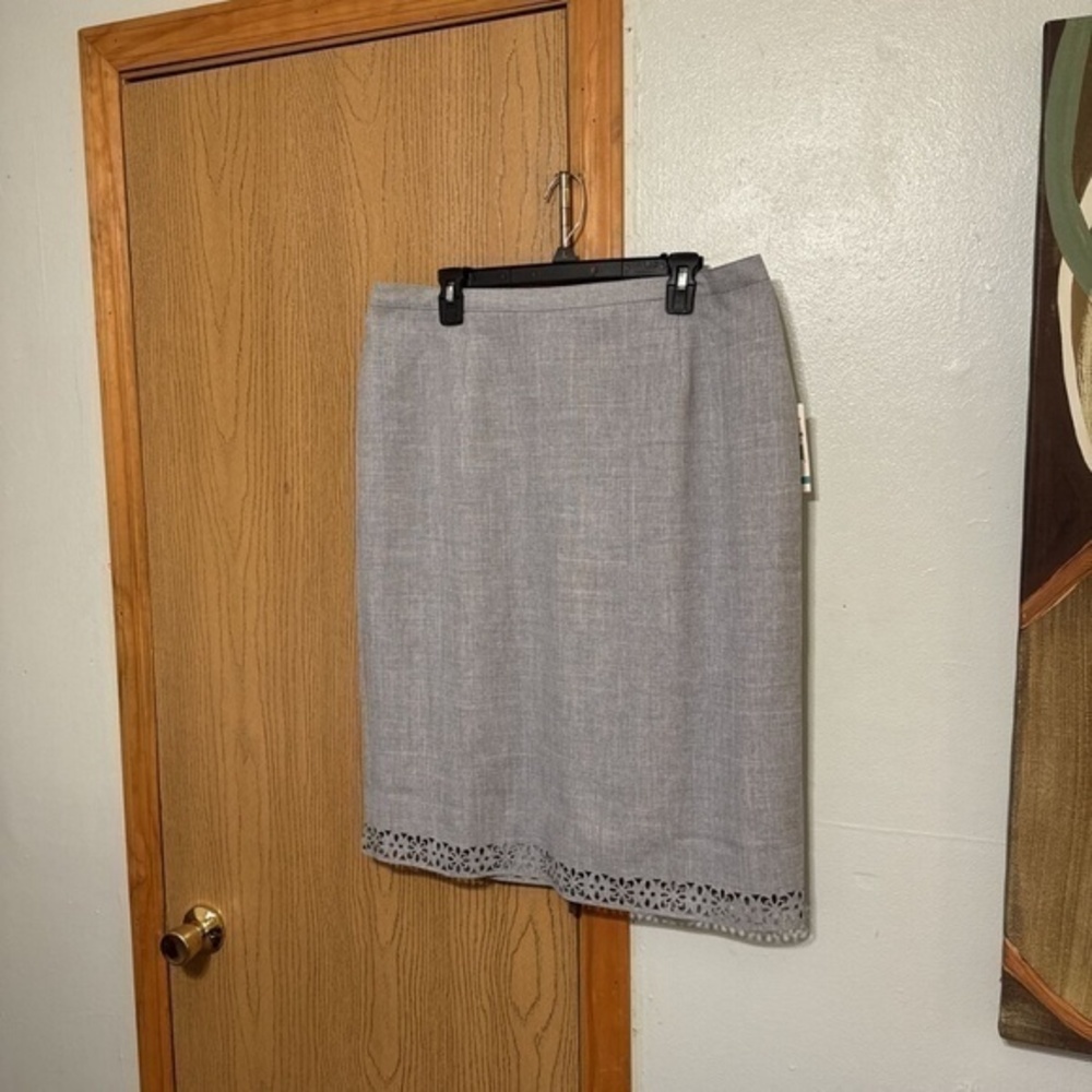 Alfred Dunner NWT Size 16 Solid Gray Mid-Calf Pencil Skirt